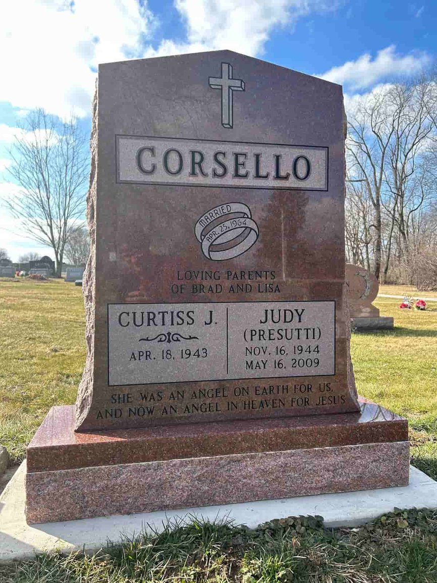 What Should I Put on a Headstone? 6 Common Elements to Include